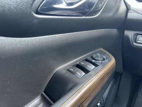 Used 2018 GMC Acadia SLE w/ Driver Alert Package I FWD image 19