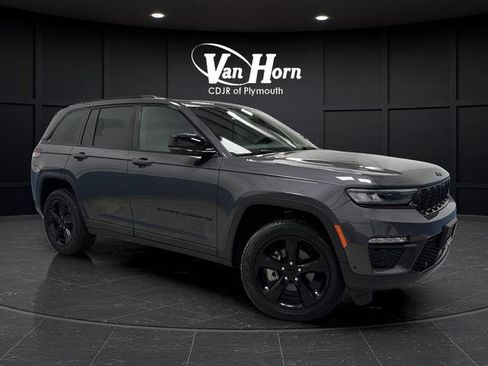 Used 2024 Jeep Grand Cherokee Limited w/ Luxury Tech Group II image 40