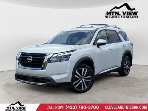 Certified 2024 Nissan Pathfinder Platinum w/ Cargo Package AWD/4WD image 1