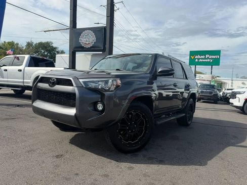 Used 2018 Toyota 4Runner SR5 Premium image 2