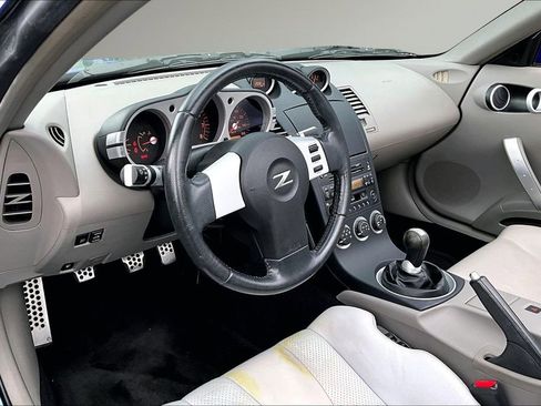 Used 2004 Nissan 350Z Touring RWD image 12