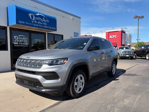 Used 2022 Jeep Compass Sport AWD/4WD image 2