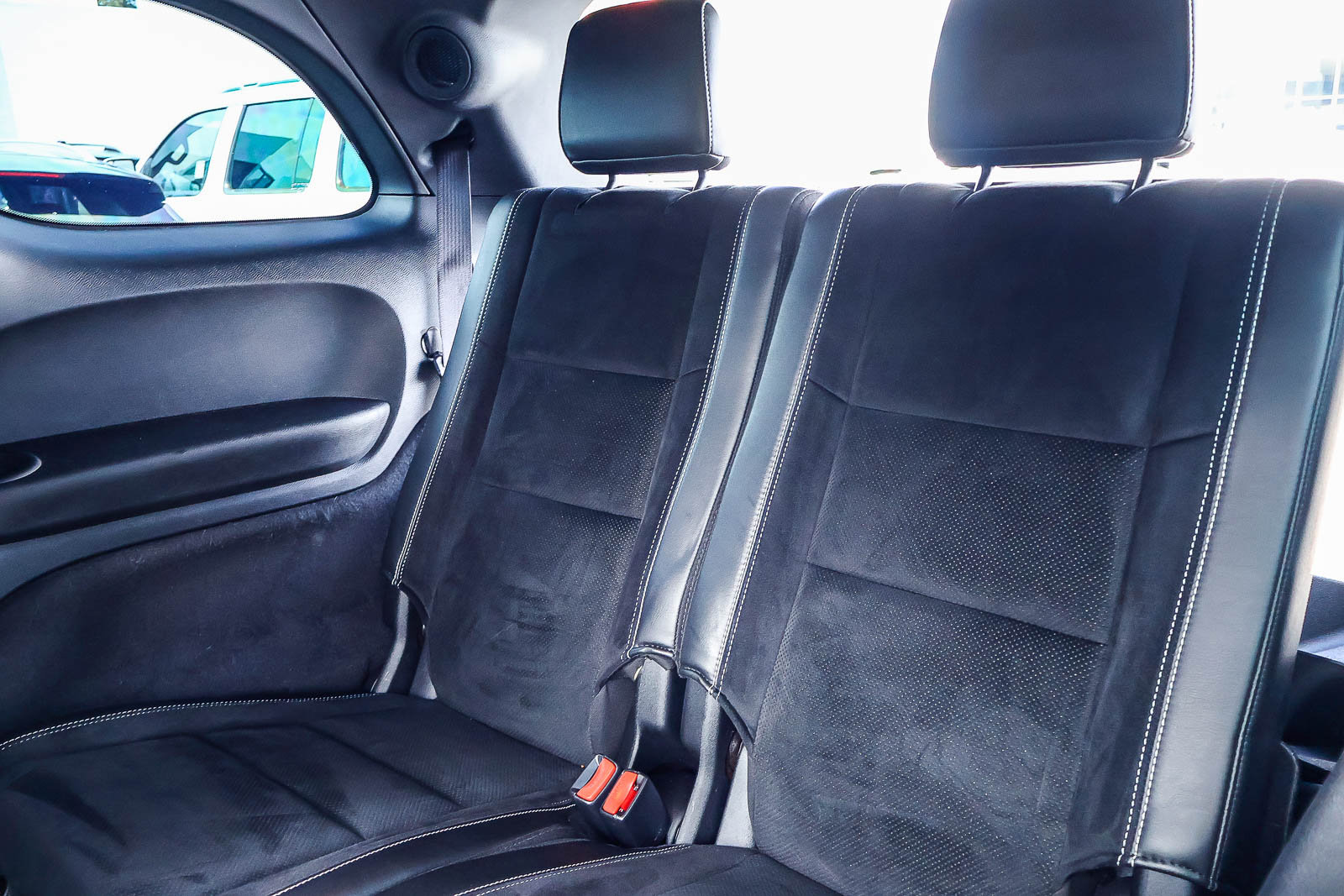 Used 2018 Dodge Durango SRT w/ Technology Group AWD/4WD image 17