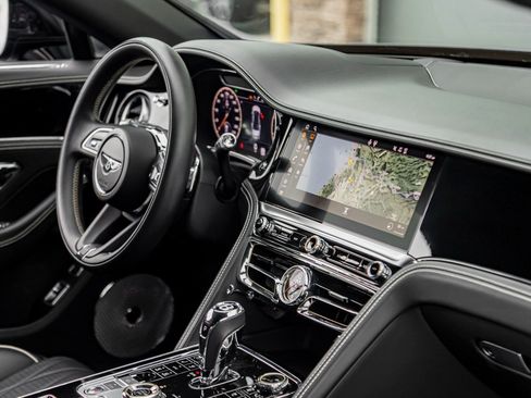 Certified 2022 Bentley Flying Spur V8 image 32