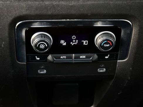 Used 2021 Chevrolet Suburban RST w/ Luxury Package image 19