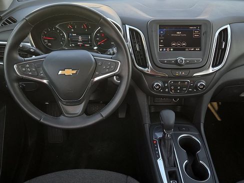 Used 2024 Chevrolet Equinox LT FWD image 10