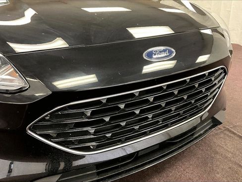 Used 2022 Ford Escape SE w/ SE Sport Appearance Package image 29