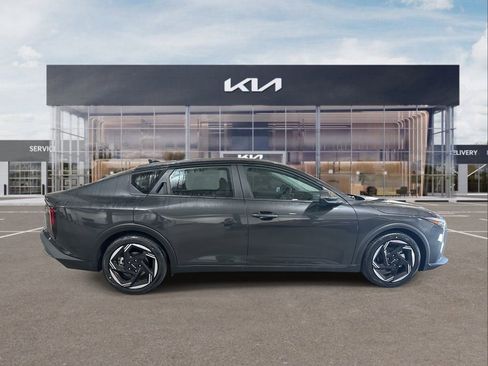 New 2025 Kia K4 EX image 9