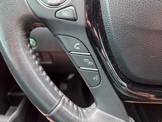 Used 2017 Honda Pilot Touring image 35