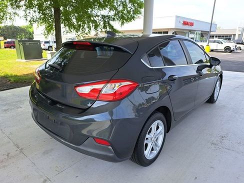 Used 2018 Chevrolet Cruze LT w/ Leather Package image 6