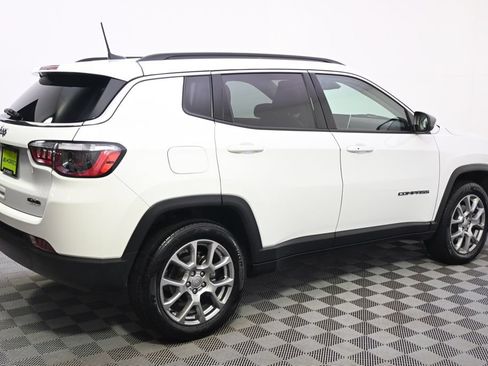 Used 2022 Jeep Compass Latitude AWD/4WD image 7