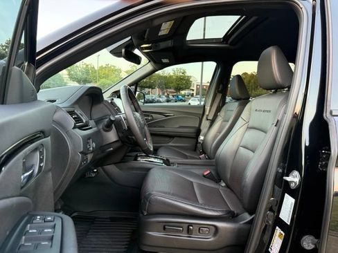 Used 2023 Honda Ridgeline Black Edition image 13