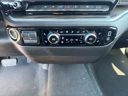 New 2026 GMC Sierra 1500 Elevation image 24