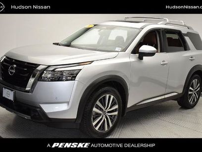 Certified 2022 Nissan Pathfinder Platinum w/ Cargo Package