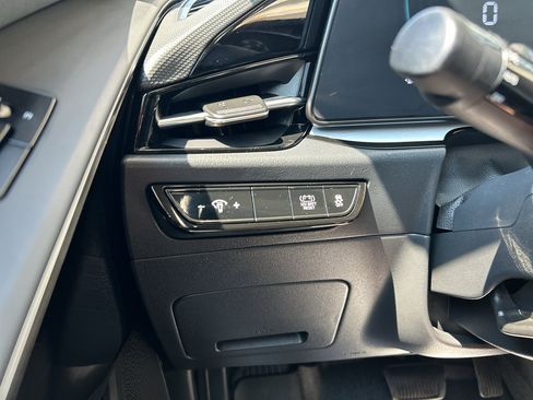 Certified 2025 Kia Niro EX FWD image 28
