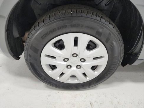 Used 2020 Dodge Journey SE FWD image 9