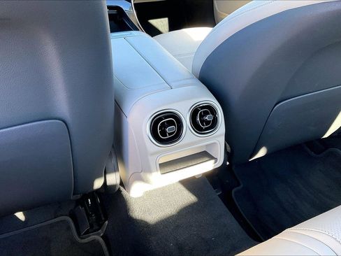 Used 2022 Mercedes-Benz C 300 Sedan image 10