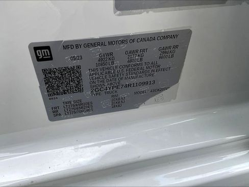 Used 2024 Chevrolet Silverado 2500 LTZ w/ LTZ Convenience Package image 20