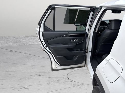 Used 2023 Honda Pilot EX-L image 27