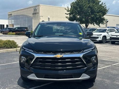 Used 2025 Chevrolet Blazer LT w/ Convenience Package AWD/4WD image 2