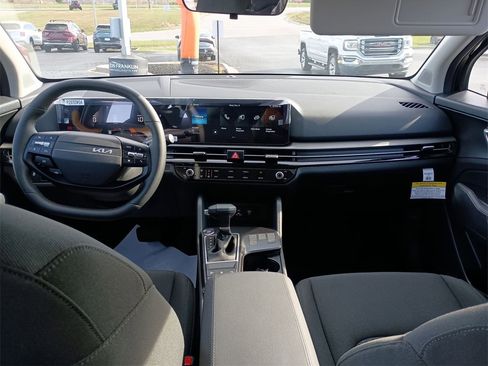 New 2026 Kia Sportage LX image 10