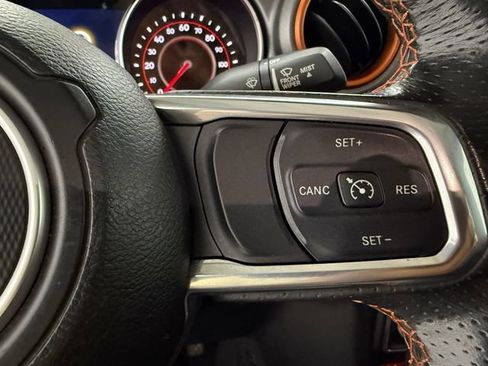 Used 2021 Jeep Gladiator Mojave AWD/4WD image 12