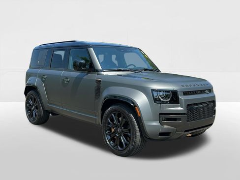Certified 2025 Land Rover Defender 110 AWD/4WD image 2