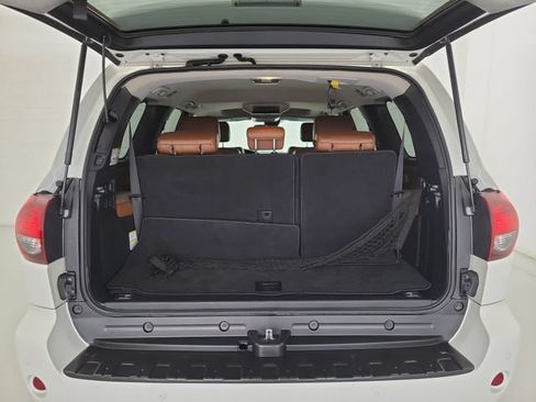 Used 2018 Toyota Sequoia Platinum RWD image 9