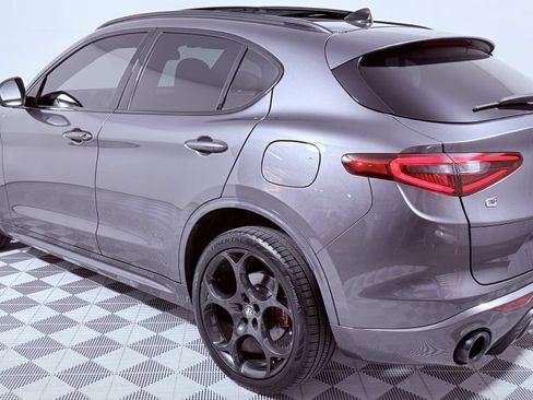 Used 2023 Alfa Romeo Stelvio Veloce AWD/4WD image 5