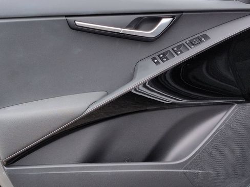 Certified 2023 Kia Niro Wind FWD image 23