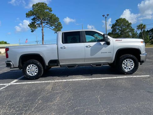 Used 2022 Chevrolet Silverado 2500 LT w/ Convenience Package AWD/4WD image 10