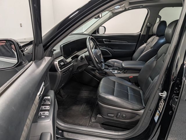 Used 2024 Kia Telluride EX w/ EX Captain's Chair Package FWD image 10