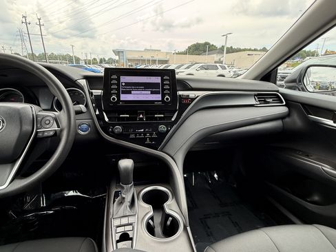 Used 2024 Toyota Camry LE FWD image 28