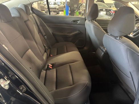 Used 2025 Nissan Altima 2.5 SV image 38