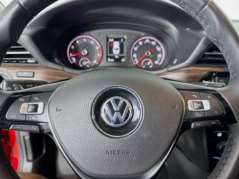 Used 2022 Volkswagen Passat 2.0T FWD image 16