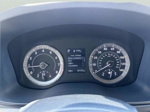 Used 2020 Hyundai Venue FWD image 32