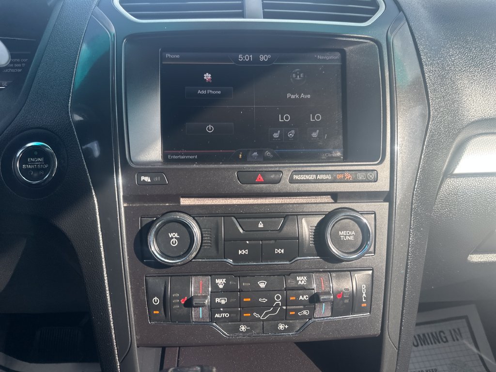 Used 2016 Ford Explorer XLT w/ Equipment Group 202A AWD/4WD image 33
