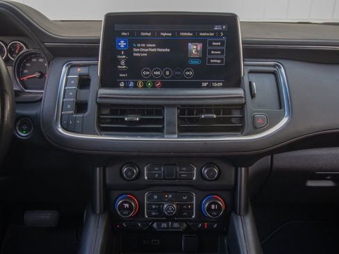 Used 2021 Chevrolet Suburban RST w/ Luxury Package image 30