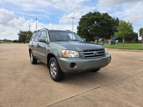 Used 2005 Toyota Highlander 2WD V6 image 9