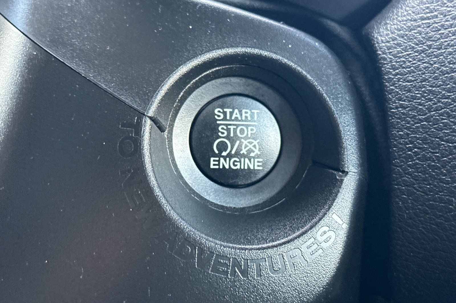 Used 2022 Jeep Renegade Latitude AWD/4WD image 24