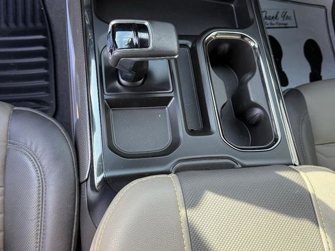 Used 2024 Chevrolet Silverado 1500 ZR2 w/ Technology Package image 8