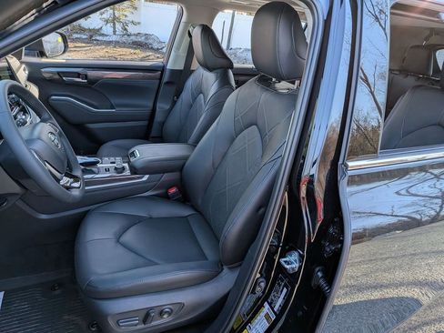 New 2026 Toyota Highlander Platinum AWD/4WD image 8
