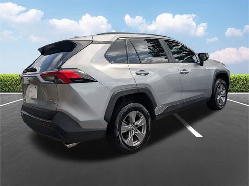 Used 2024 Toyota RAV4 LE AWD/4WD image 5