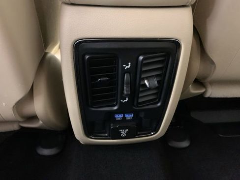Used 2019 Jeep Grand Cherokee Limited AWD/4WD image 34