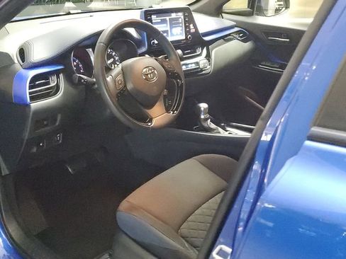 Used 2021 Toyota C-HR XLE image 17