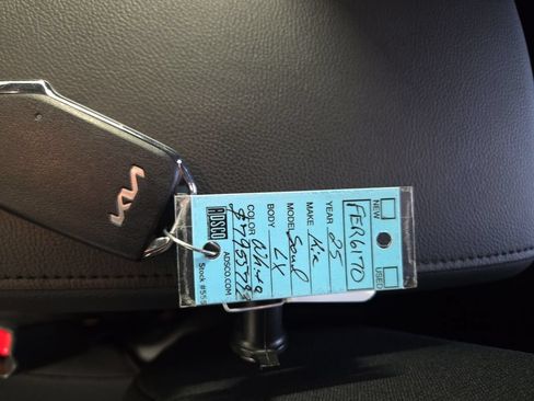 Used 2025 Kia Soul LX FWD image 30