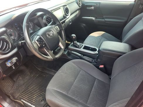 Used 2017 Toyota Tacoma TRD Sport w/ Tow Package (A/T) AWD/4WD image 11