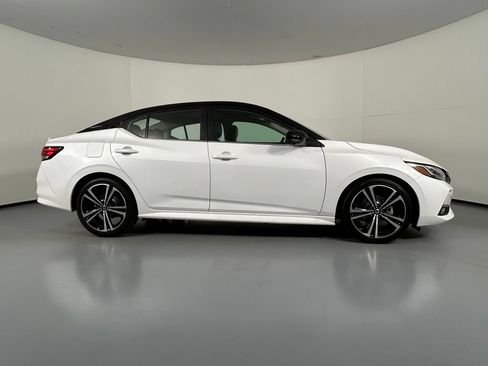 Used 2023 Nissan Sentra SR w/ SR Premium Package FWD image 8