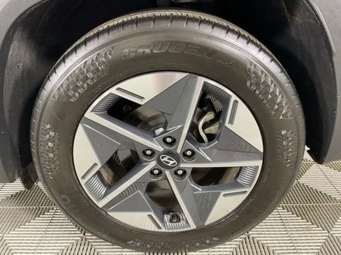Used 2025 Hyundai Tucson SEL FWD image 32