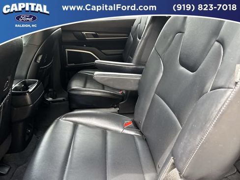 Used 2025 Kia Telluride S FWD image 18